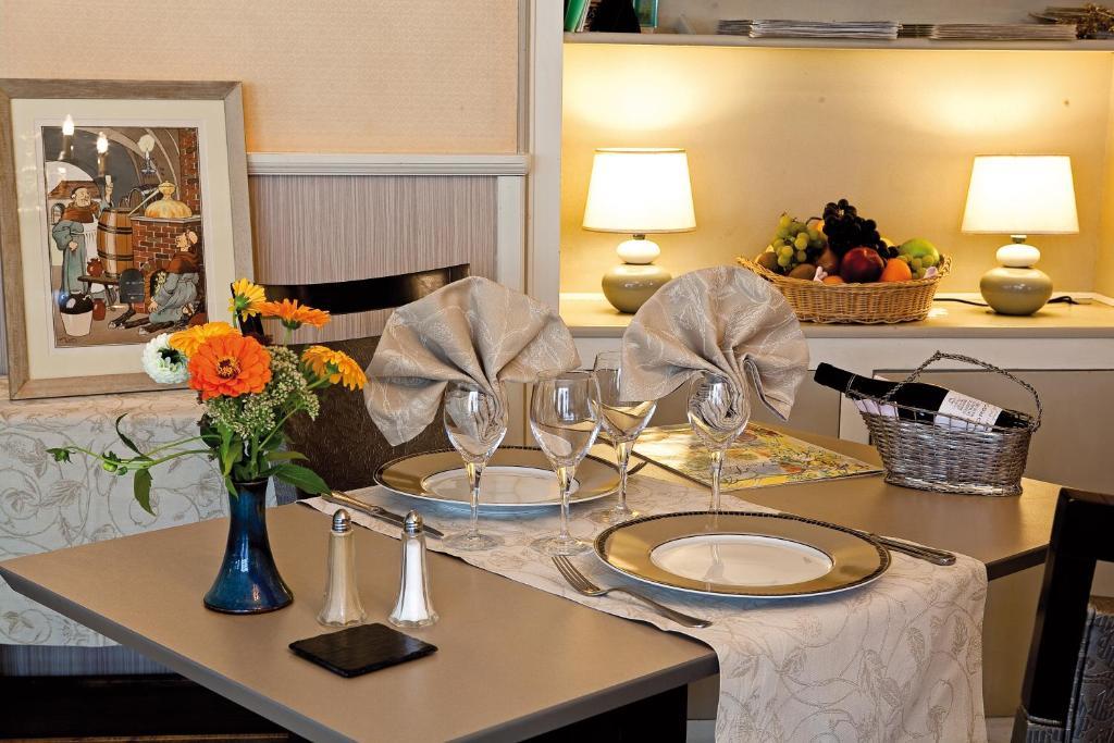 Hotel Logis Du Pont Neuf
