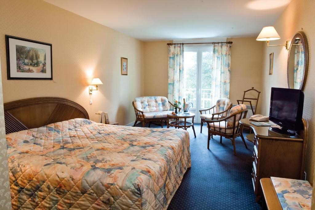 Logis Du Pont Neuf Hotel 3*