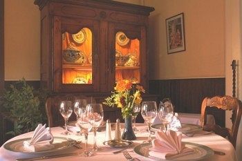Hotel Logis Du Pont Neuf 3*