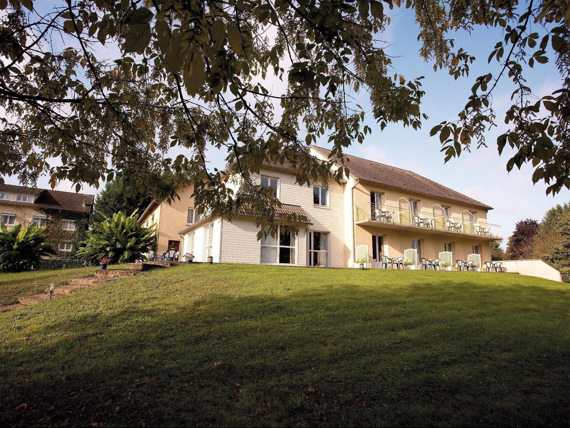 Hotel Logis Du Pont Neuf Le Veurdre