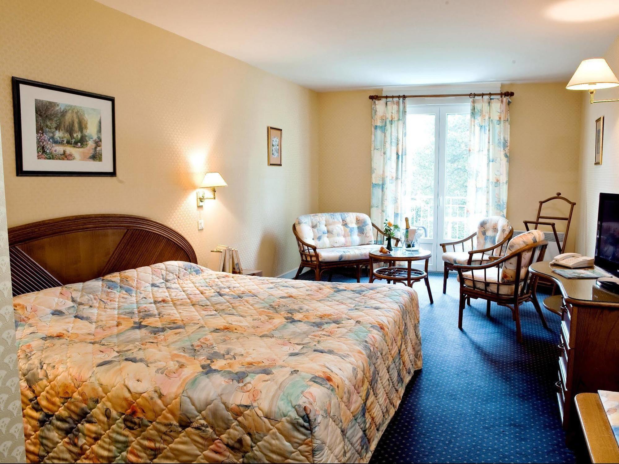 Hotel Logis Du Pont Neuf