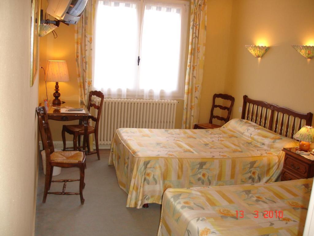 Logis Du Pont Neuf Hotel 3*